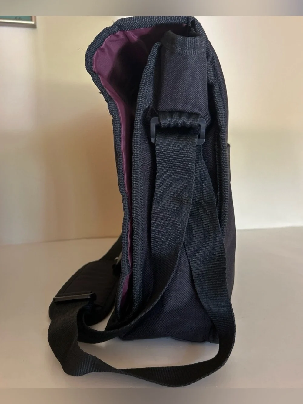 Solo New York Laptop Messenger Bag w/ Luggage Strap & Multi-Pockets; Matte Black